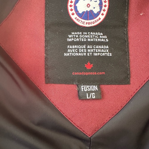 Canada goose  Down Parka in Elderberry. Size Large. Excellent condition. - Picture 8 of 10